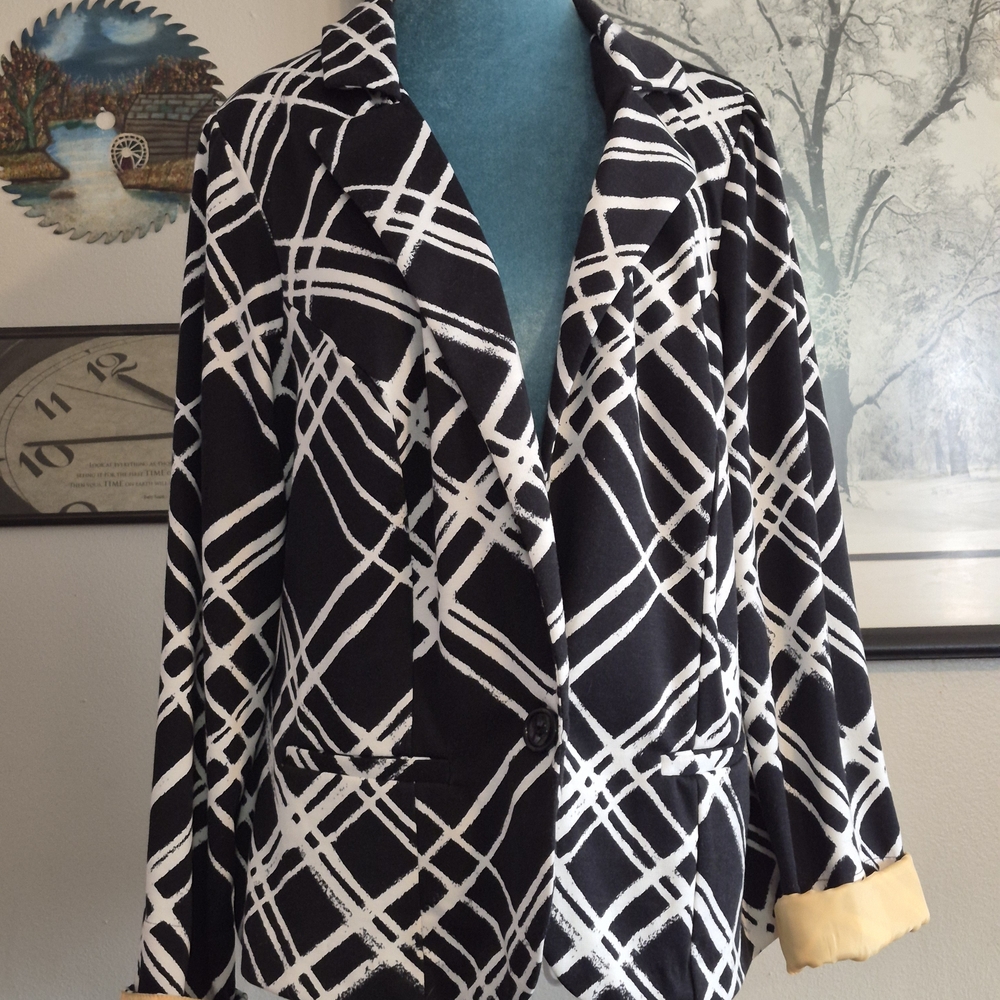 Heartsoul Plus Women’s 1X Black & White Geometric Blazer